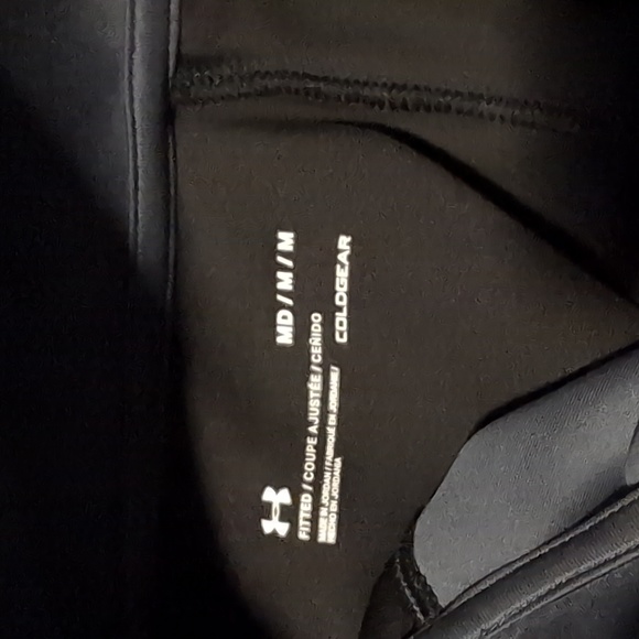 NWOT Under Armour Long Sleeve - Picture 2 of 2